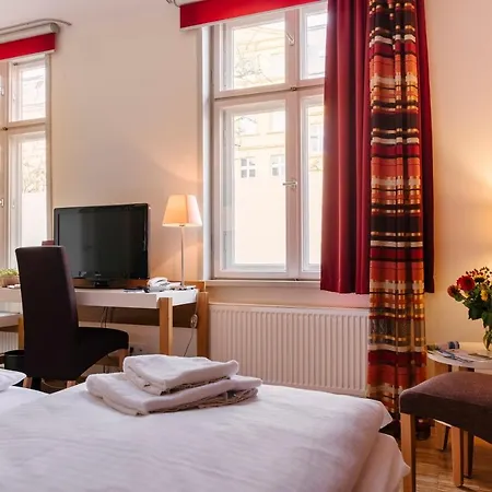 Otel Am Jungfernstieg 3*