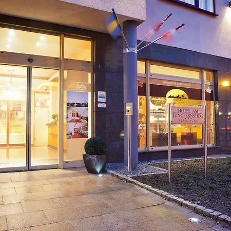 Am Jungfernstieg Otel Stralsund